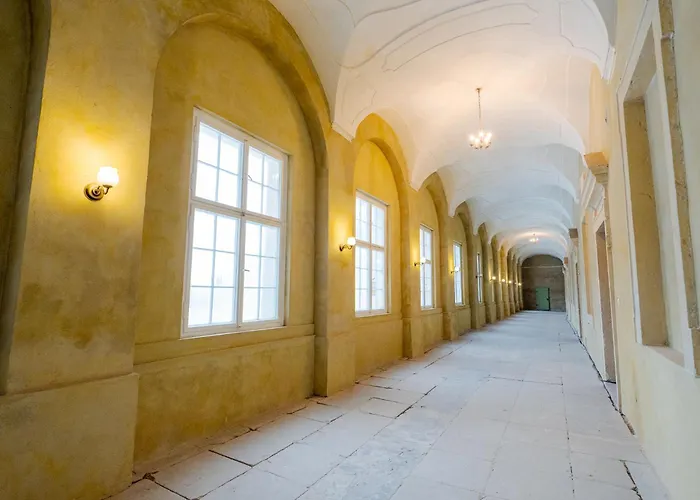 Zamek Otel Międzylesie